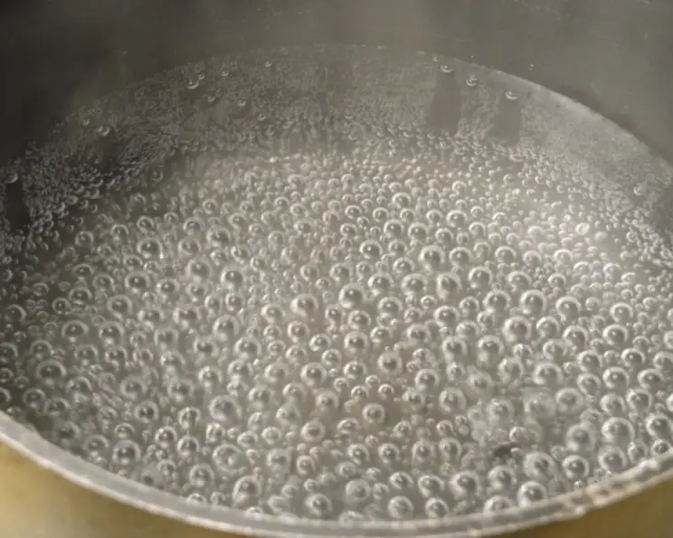 Does Boiling Bottled Water Alter Its Taste