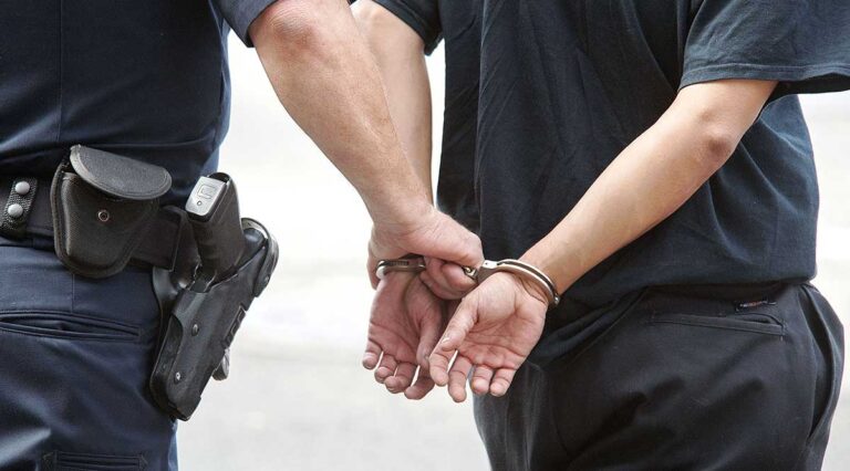 How Do Police Handcuff Someone with One Arm? - Oxfordy