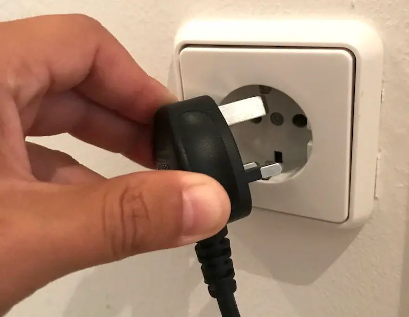 Why Does a 3 Pin Plug Get Hot