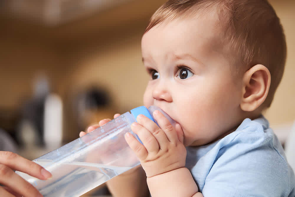 What are the recommendations for infant hydration
