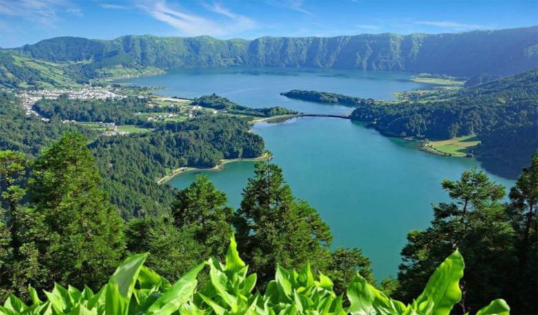 What's the best way to reach the Azores by air or sea