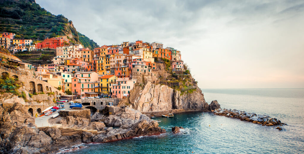 Are there hiking trails in Cinque Terre