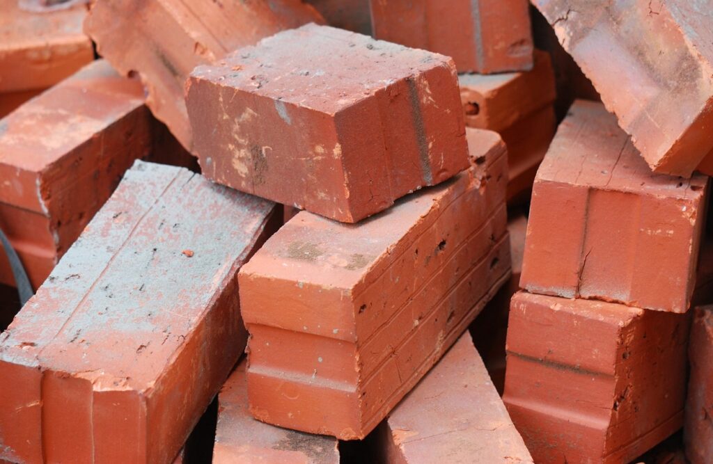 What are the main types of bricks