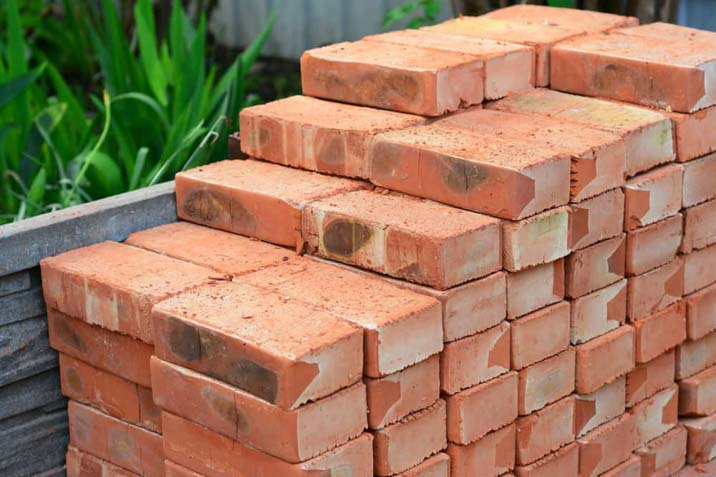 Do brick sizes vary between regions in the UK